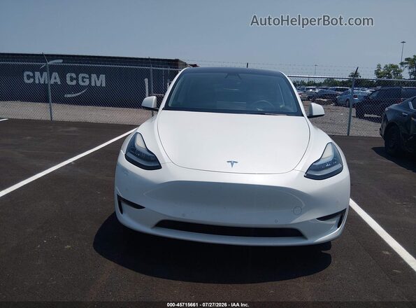 7SAYGDEE4NF374746 2022 TESLA MODEL Y White Սարքավորումների վահանակի տեսք