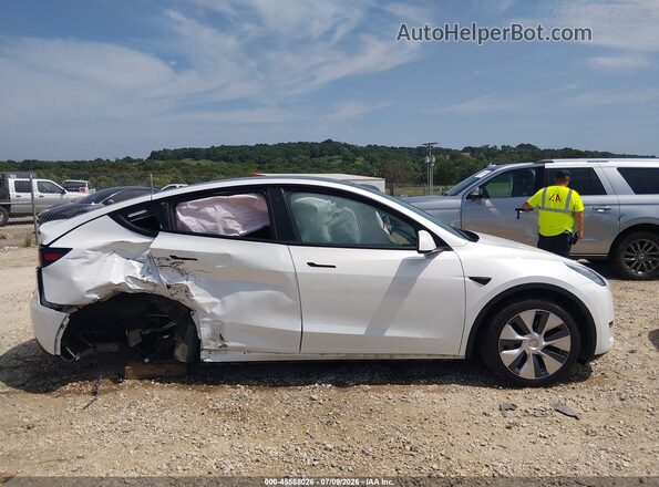 7SAYGDEE4PA060384 2023 TESLA MODEL Y White Widok wnętrza 360 stopni