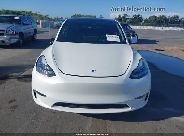 7SAYGDEE4PA113178 2023 TESLA MODEL Y White Widok zestawu wskaźników