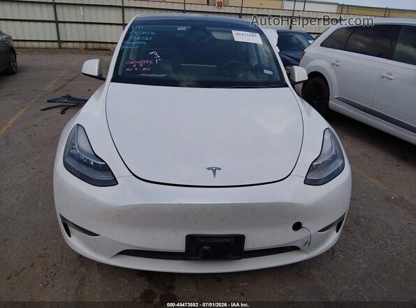 7SAYGDEE4PA126562 2023 TESLA MODEL Y White ხელსაწყოთა პანელის ხედი