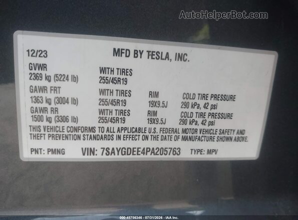 7SAYGDEE4PA205763 2023 TESLA MODEL Y Gray Vista del compartimento del motor