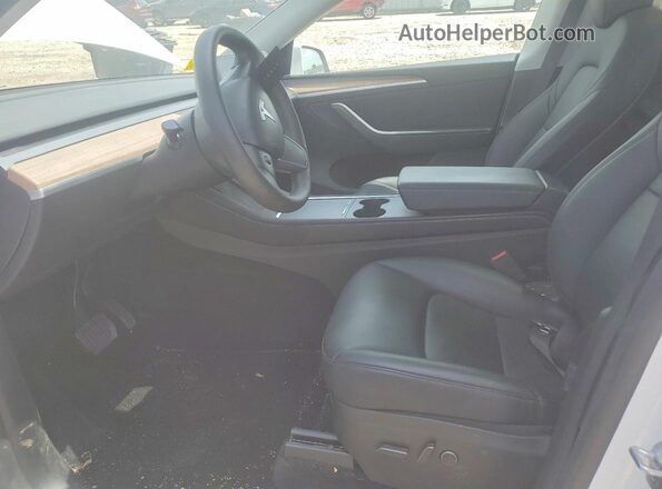 7SAYGDEE4RA216278 2024 TESLA MODEL White წინა სალონის ხედი