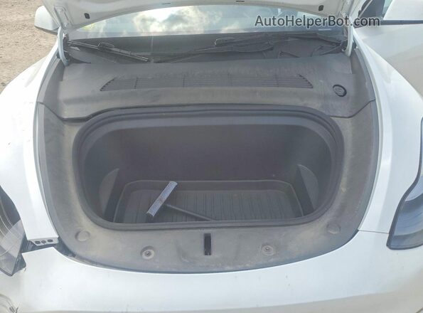 7SAYGDEE4RA216278 2024 TESLA MODEL White უკანა სალონის ხედი