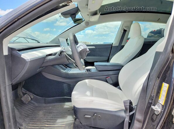 Price & History 2024 Tesla Model Y vin: 7SAYGDEE4RA283351