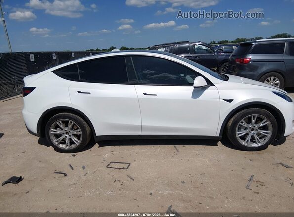7SAYGDEE4RA291014 2024 TESLA MODEL Y White Vista del cuadro de instrumentos