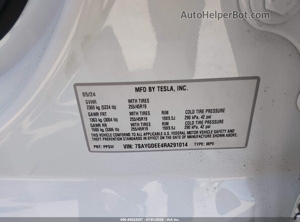 7SAYGDEE4RA291014 2024 TESLA MODEL Y White Vista del compartimento del motor