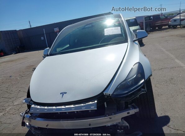 7SAYGDEE4RF059824 2024 TESLA MODEL Y White Vista del cuadro de instrumentos