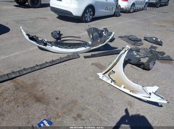 7SAYGDEE4RF059824 2024 TESLA MODEL Y White 