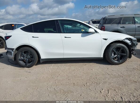 7SAYGDEE4TA393209 2026 TESLA MODEL Y Белый Панорамный вид салона 360°