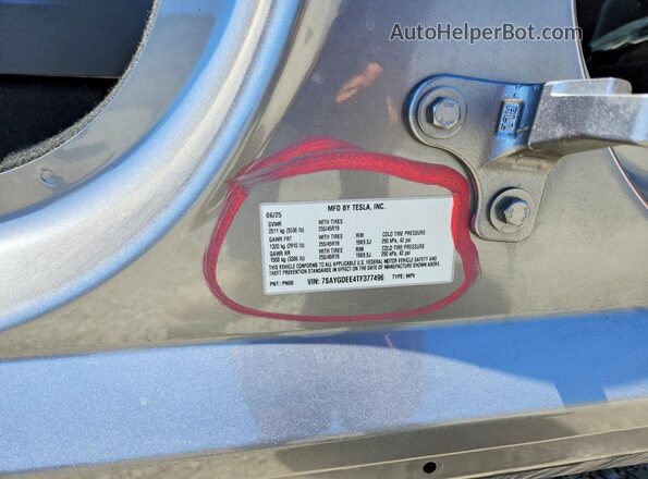 7SAYGDEE4TF377496 2026 TESLA MODEL Gray Widok komory silnika