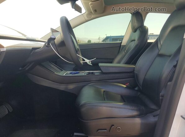 7SAYGDEE5NF386307 2022 TESLA MODEL Белый Вид салона спереди