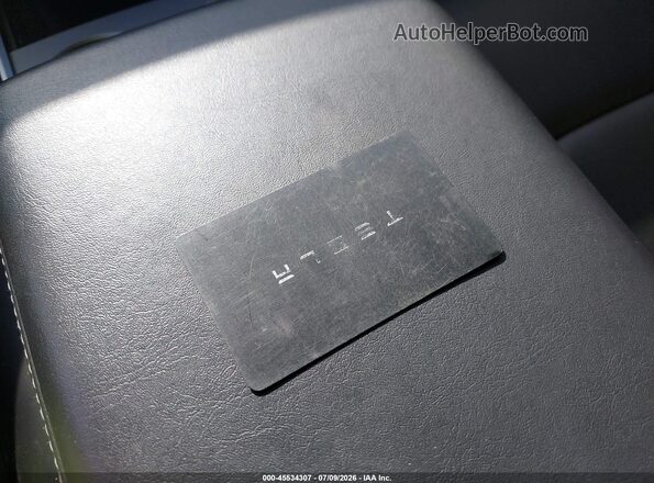 7SAYGDEE5PA093944 2023 TESLA MODEL Y White Vista del salpicadero