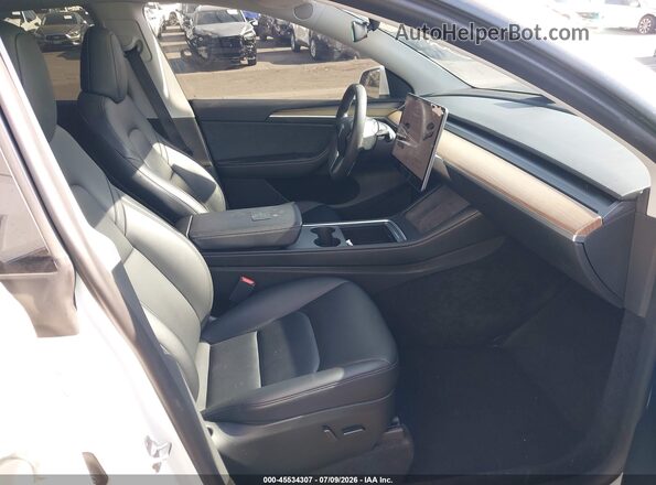 7SAYGDEE5PA093944 2023 TESLA MODEL Y White Vista interior delantera