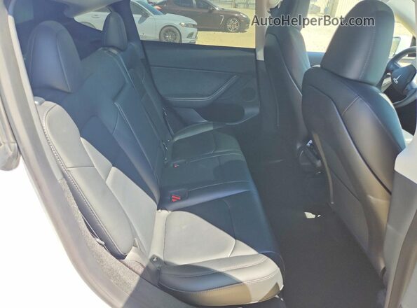7SAYGDEE5PA099825 2023 TESLA MODEL White უკანა სალონის ხედი