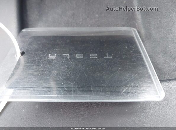 7SAYGDEE5PA185278 2023 TESLA MODEL Y White Widok deski rozdzielczej