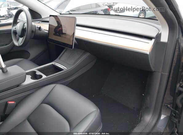 7SAYGDEE5SA358726 2025 TESLA MODEL Y Серый Вид салона спереди