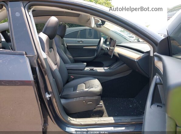 7SAYGDEE5SF284744 2025 TESLA MODEL Y Серый Вид салона спереди