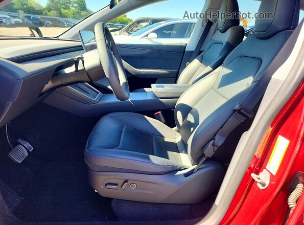 7SAYGDEE5TF397692 2026 TESLA MODEL Maroon Vista interior delantera