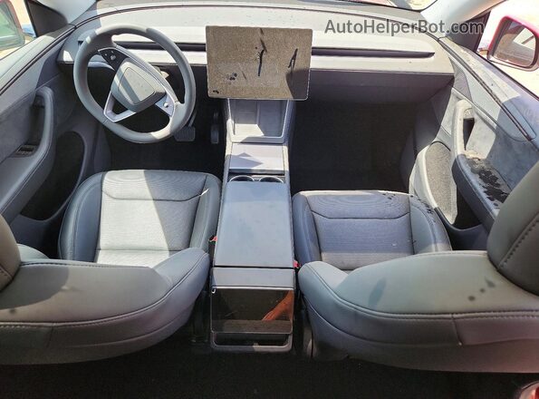 7SAYGDEE5TF397692 2026 TESLA MODEL Maroon Vista del salpicadero
