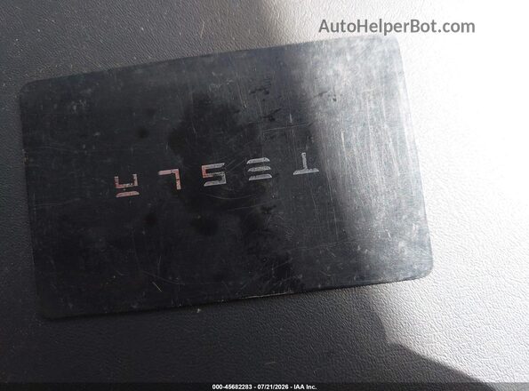 7SAYGDEE6NF368964 2022 TESLA MODEL Y Red Vista del salpicadero