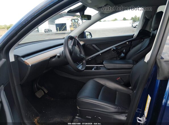 7SAYGDEE6NF372867 2022 TESLA MODEL Y Blue Front interior view