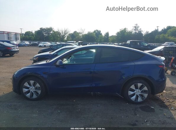 7SAYGDEE6NF372867 2022 TESLA MODEL Y Blue Rear interior view