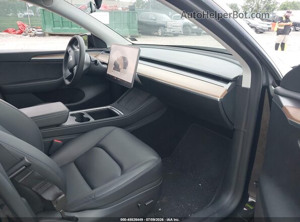 7SAYGDEE6PF757591 2023 TESLA MODEL Y Black Vista interior delantera