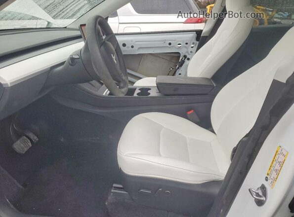 7SAYGDEE6PF868271 2023 TESLA MODEL White წინა სალონის ხედი