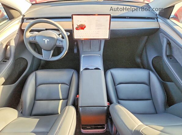 7SAYGDEE6RA248942 2024 TESLA MODEL Red Vista del salpicadero