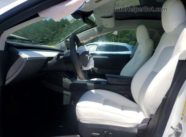 7SAYGDEE6RA259214 2024 TESLA MODEL White Vista interior delantera