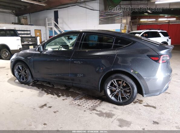7SAYGDEE6RA325535 2024 TESLA MODEL Y Gray Սալոնի 360 աստիճան տեսք