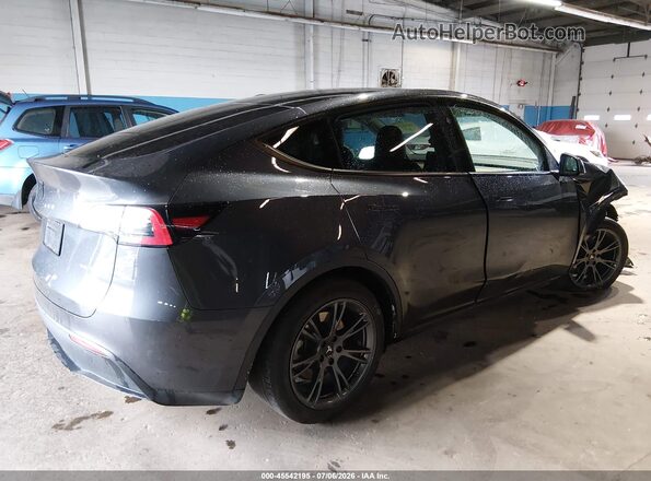 7SAYGDEE6RA325535 2024 TESLA MODEL Y Gray Առջևի վահանակի տեսք
