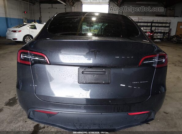 7SAYGDEE6RA325535 2024 TESLA MODEL Y Gray 