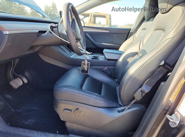 7SAYGDEE6RF081694 2024 TESLA MODEL Gray Widok wnętrza z przodu