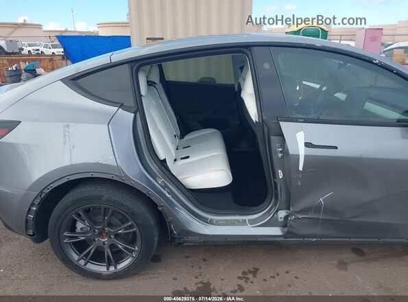 7SAYGDEE6RF150822 2024 TESLA MODEL Y Gray Вид спереду