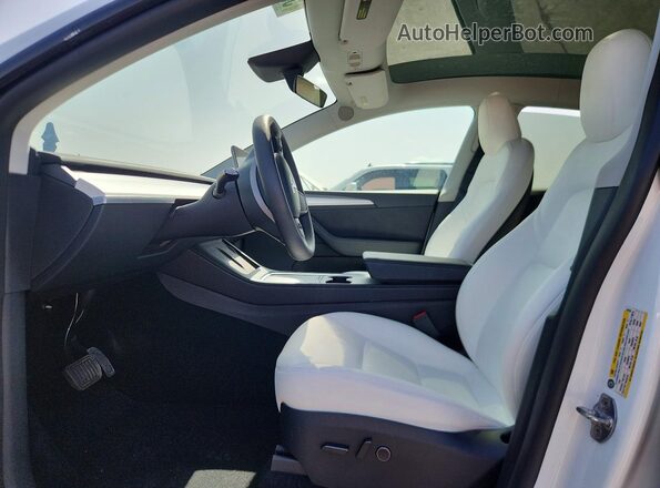 7SAYGDEE6SA342230 2025 TESLA MODEL Белый Вид салона спереди