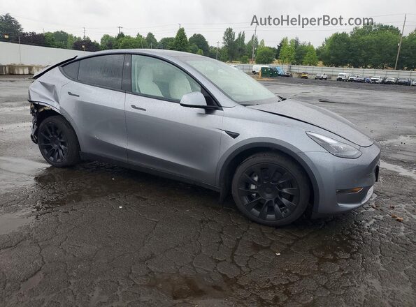 7SAYGDEE6SF297793 2025 TESLA MODEL Silver Передня права чверть