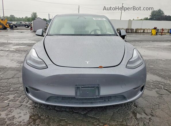 7SAYGDEE6SF297793 2025 TESLA MODEL Silver Вид спереду