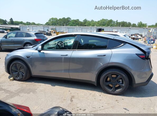 7SAYGDEE6TA394264 2026 TESLA MODEL Y Gray 360 interior view
