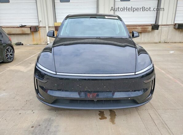 7SAYGDEE6TA488998 2026 TESLA MODEL Черный Вид спереди