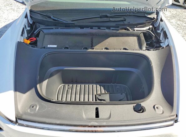 7SAYGDEE6TA635871 2026 TESLA MODEL White უკანა სალონის ხედი