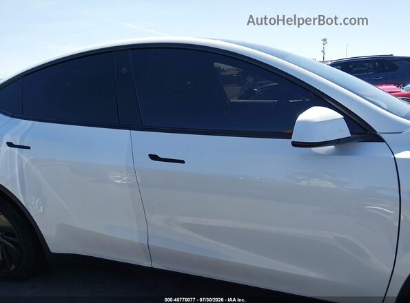 7SAYGDEE6TF362675 2026 TESLA MODEL Y White Widok zestawu wskaźników