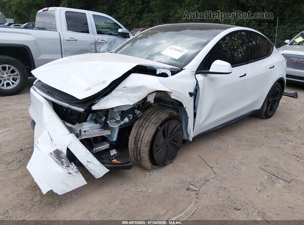 7SAYGDEE6TF637610 2026 TESLA MODEL Y White Vista tres cuartos delantera izquierda
