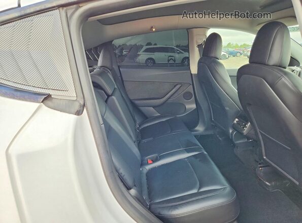 7SAYGDEE7NF370481 2022 TESLA MODEL White უკანა სალონის ხედი