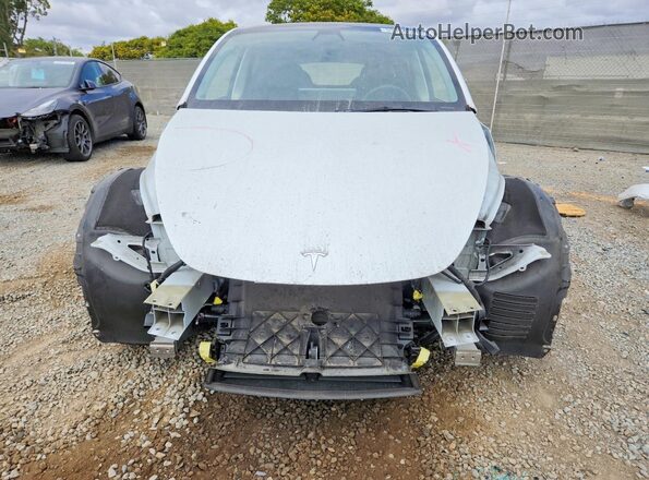 7SAYGDEE7NF445986 2022 TESLA MODEL Белый Вид спереди