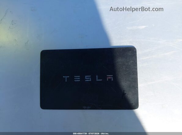 7SAYGDEE7PF592733 2023 TESLA MODEL Y Белый Вид панели приборов