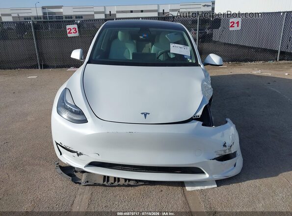 7SAYGDEE7PF616528 2023 TESLA MODEL Y White Առջևի վահանակի տեսք