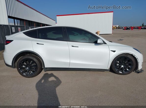 7SAYGDEE7PF616528 2023 TESLA MODEL Y White Սարքավորումների վահանակի տեսք