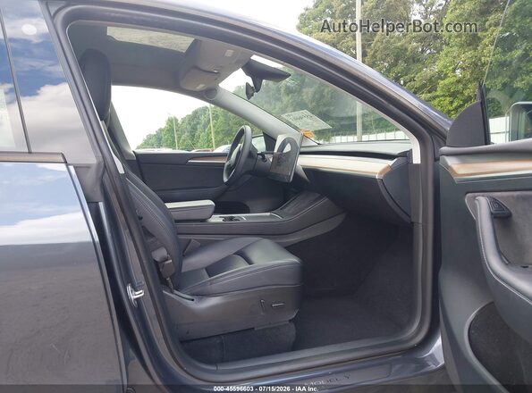 7SAYGDEE7PF707251 2023 TESLA MODEL Y Серый Вид салона спереди