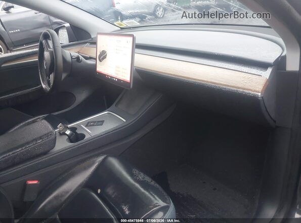 7SAYGDEE7PF979654 2023 TESLA MODEL Y Gray Front interior view